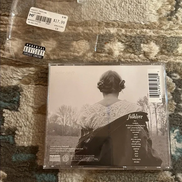 SOLD Taylor Swift Hand SIGNED Folklore cd - Picture 5 of 6